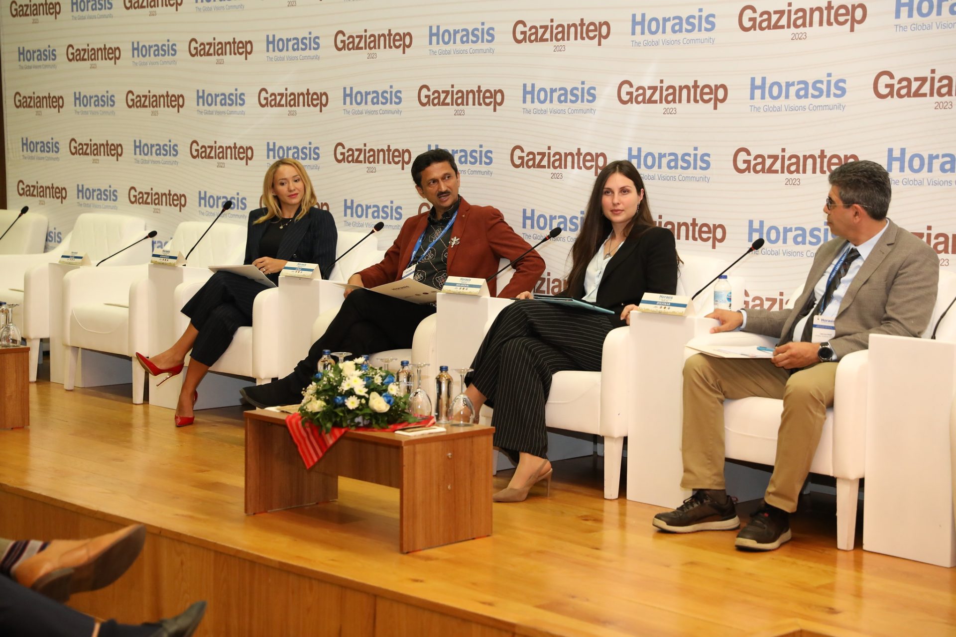 https://gate.horasis.org/wp-content/uploads/2023/11/Vivek-Atray-Founder-Vibrant-Advisory-Services-India-Developing-Mobile-Globalized-Disaster-Management.jpg